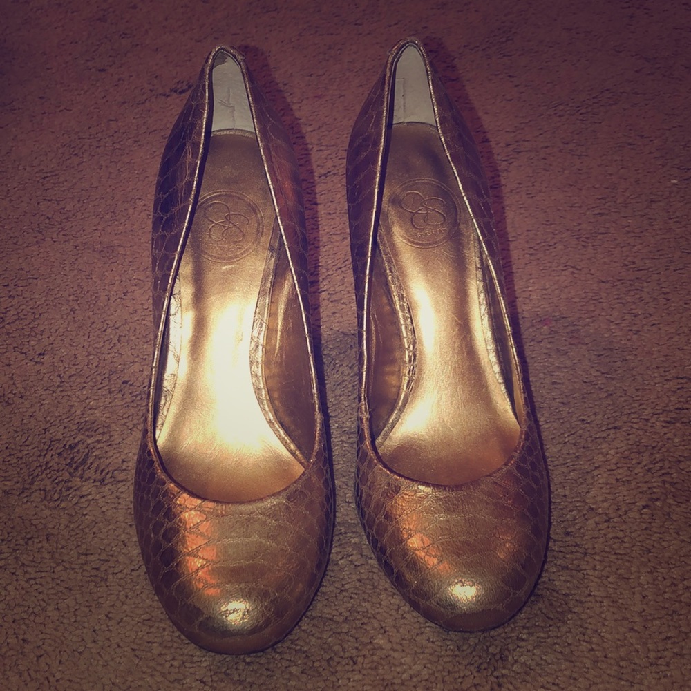 GOLD heels by Jessica Simpson size 8